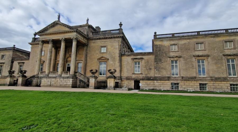 Stourhead House gate house